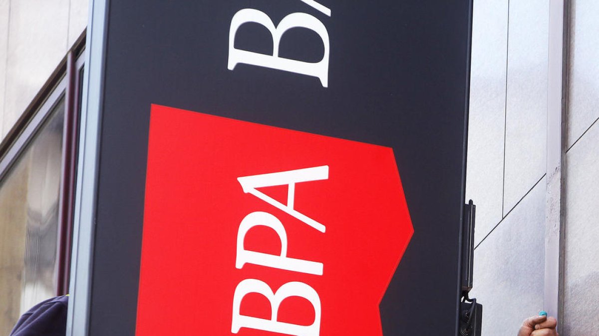 Els treballadors de Vall Banc recuperen el pla de pensions