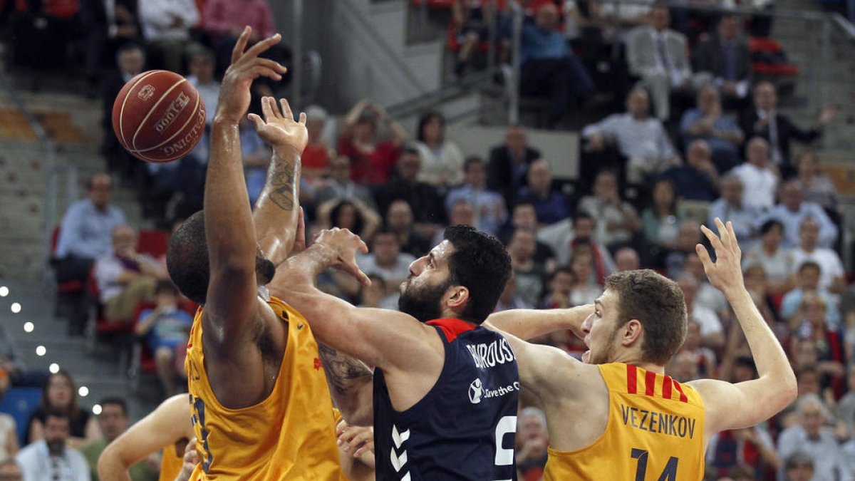 El Laboral Kutxa resuscita i força el quart partit
