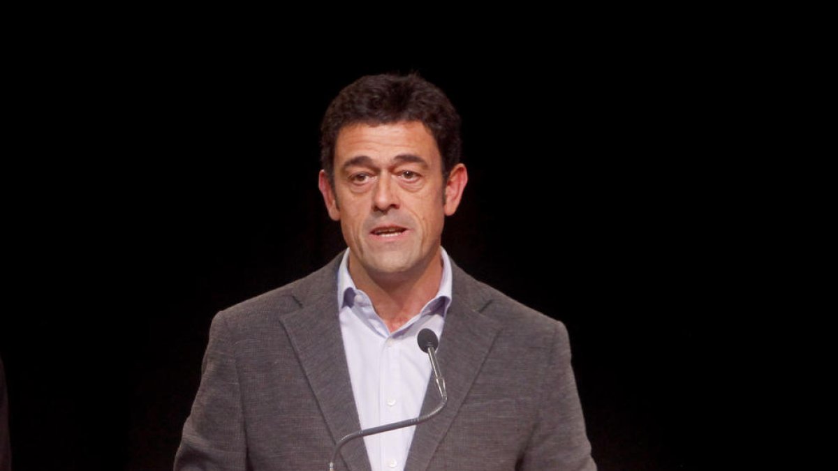 “Sóc partidari d'externalitzar alguns serveis comunals”