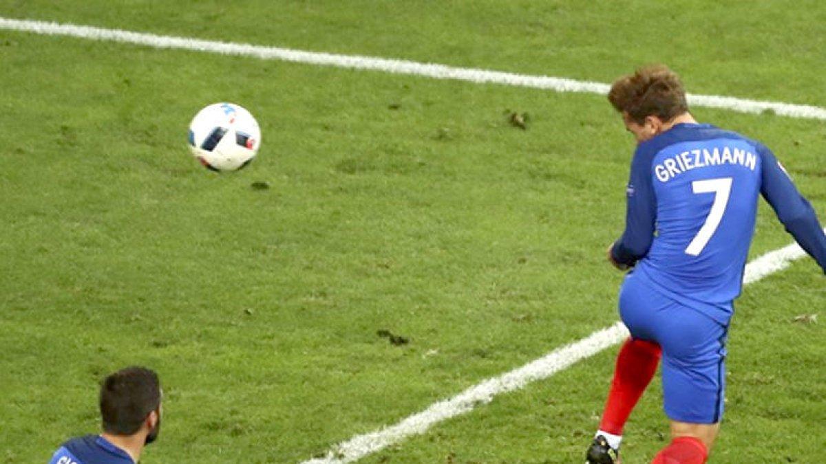 Griezmann i Payet posen fi a la resistència d'Albània