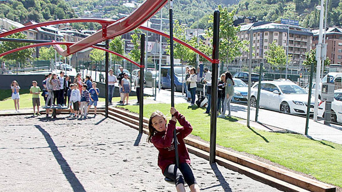 Els infants reclamen carrers més nets i més zones verdes