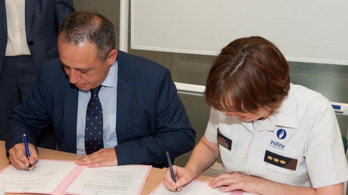 El director de la policia  rubrica a Brussel·les un acord amb el cos homòleg belga