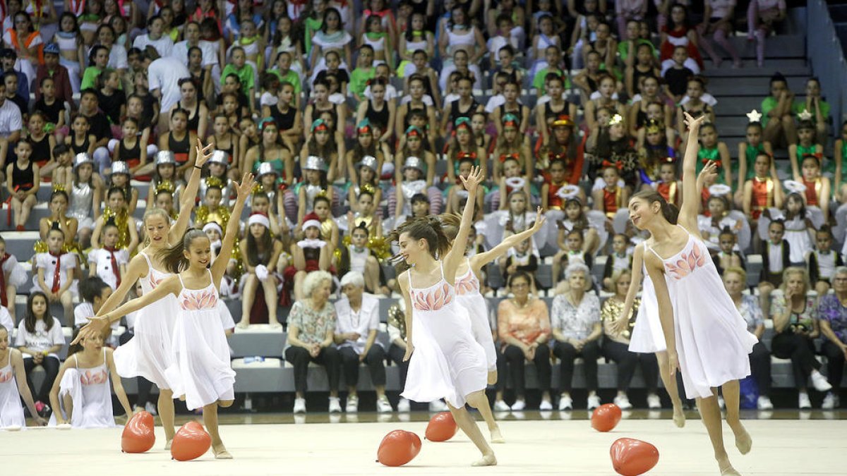 Mig miler de gimnastes celebren el final de temporada
