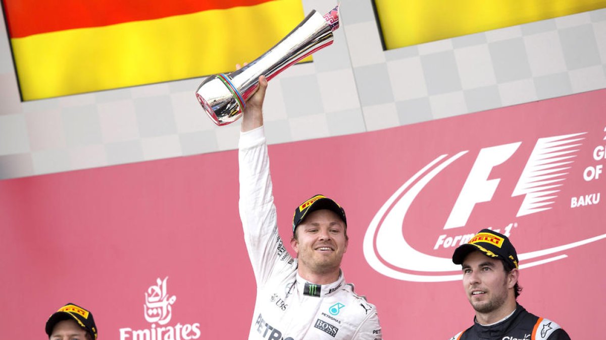 Passeig triomfal de Rosberg a Bakú, que el fa més líder