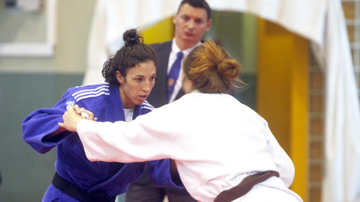 Laura Sallés rep la 'wild car' i competirà als Jocs