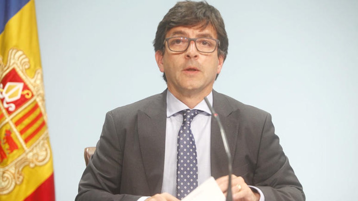 Cinca atribueix a un possible error humà que s'enviessin adreces de correu de l'IGI en obert