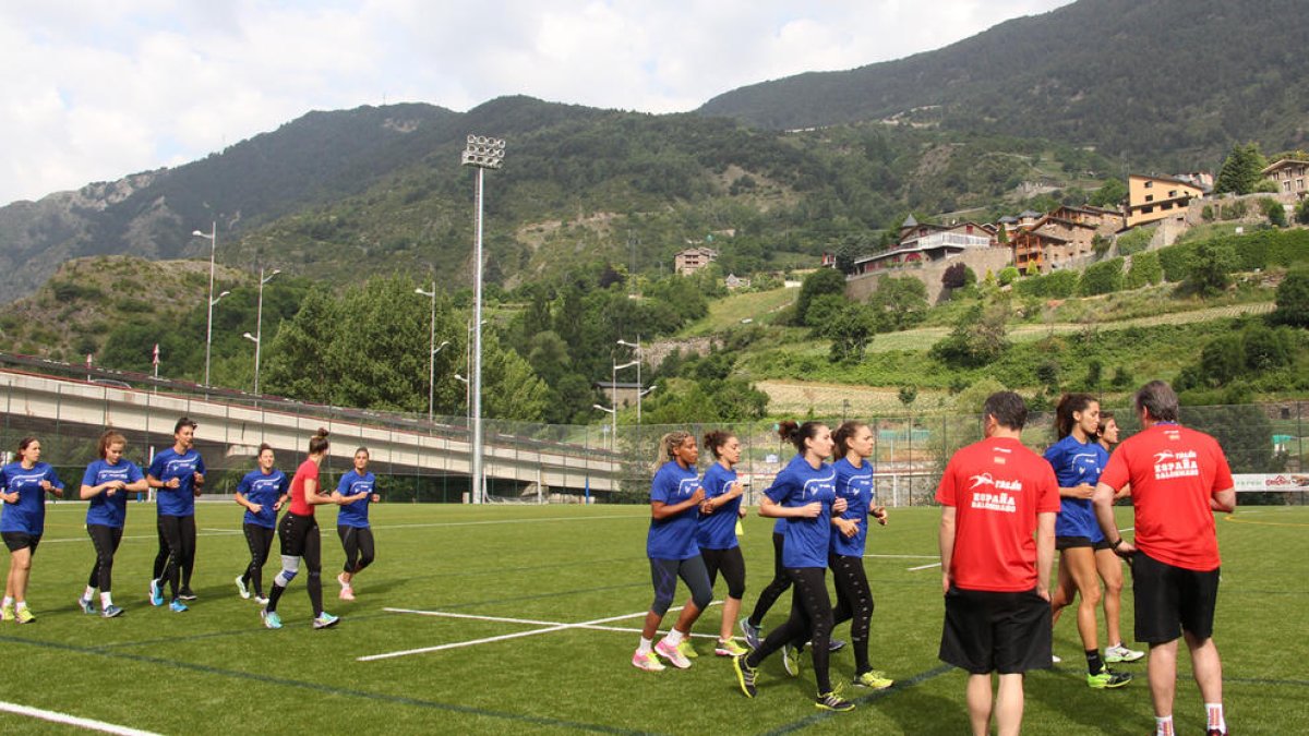 Estada de la selecció espanyola femenina d'handbol a Encamp