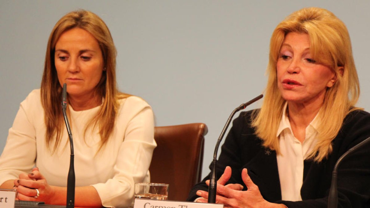 La minista de Cultura, Joventut i Esports, Olga Gelabert, i Carmen Tyhssen