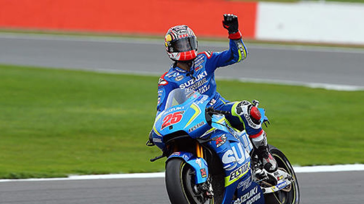 Espectacular xoc entre Pol Espargaró i Baz en un Gran Premi que guanya Viñales