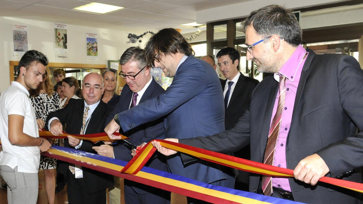 Ianuguració del centre d'educació integrat del sistema educatiu espanyol Colegio Maria Moliner