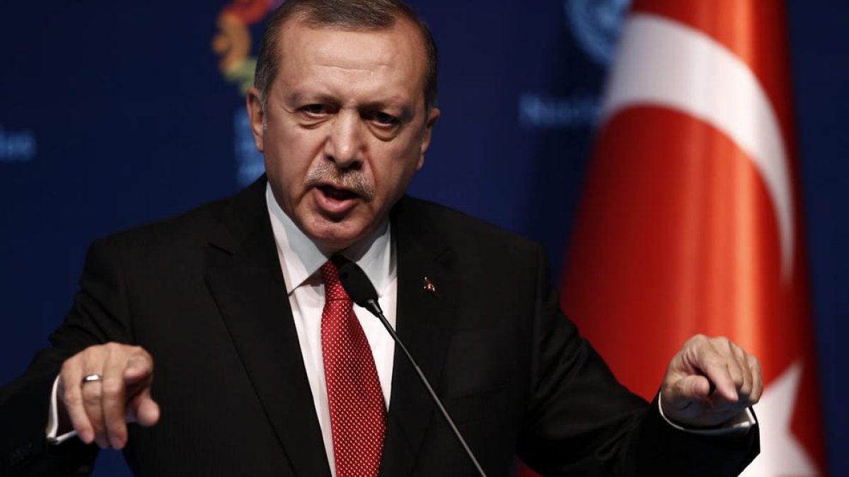 Militars rebels perpetren un cop d'Estat i diuen que controlen Turquia