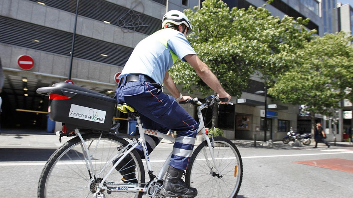 Els empleats hauran d'assumir part del cost de l'assegurança mèdica