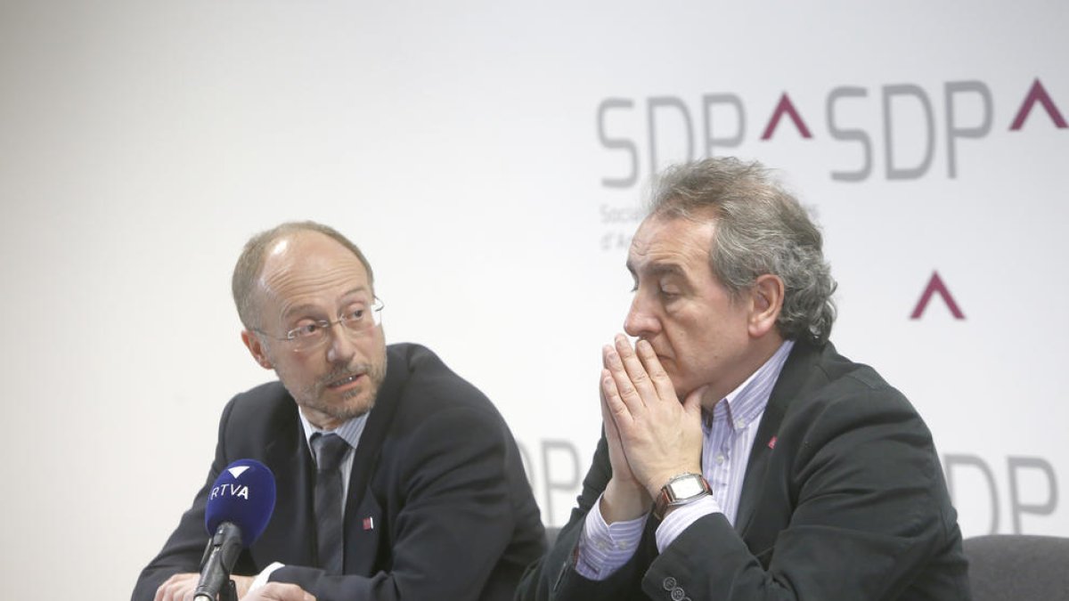 Víctor Naudi i Jaume Bartumeu a la seu d'SDP.