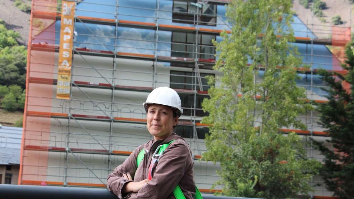 Samantha Bosque inicia l'obra mural més gran exposada a Andorra