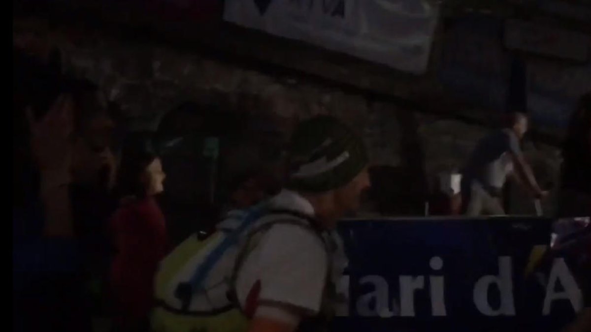 L'emotiva arribada del darrer corredor de la Ronda dels CIms