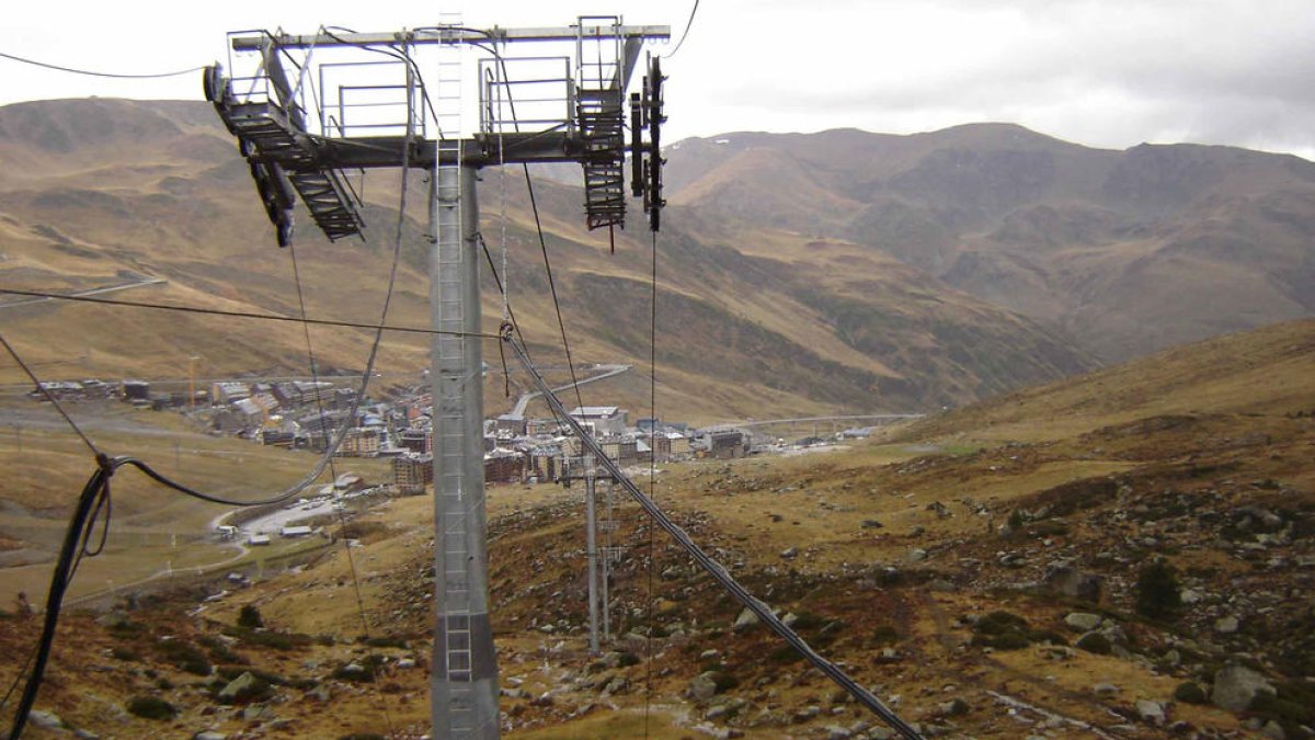 Viladomat es mostra obert a tornar a negociar la instal·lació d'activitats de neu a Porta