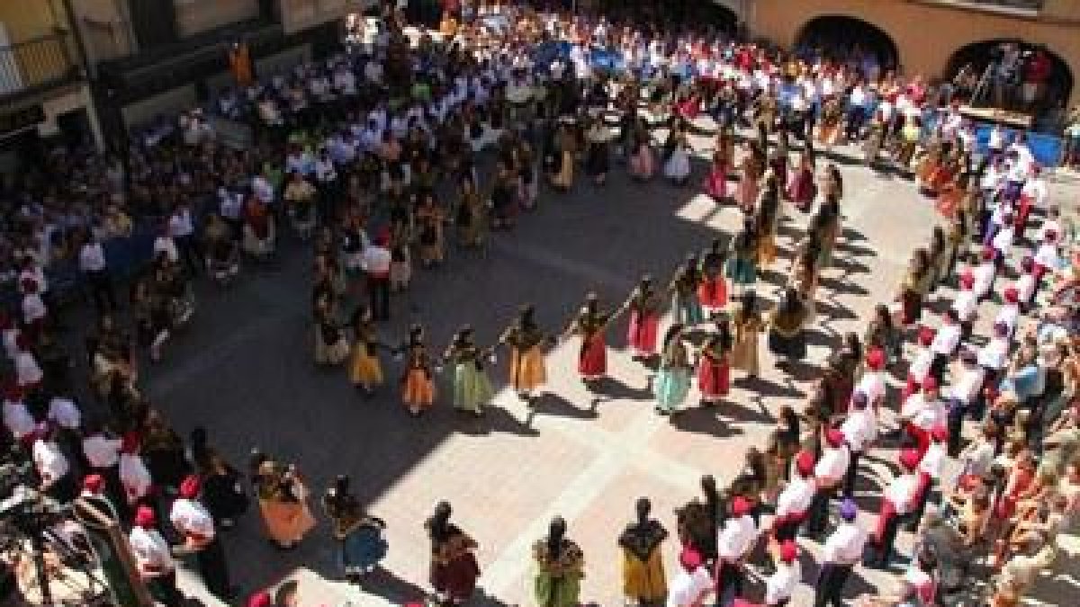 Reconeixement institucional per al ball Cerdà de la Seu