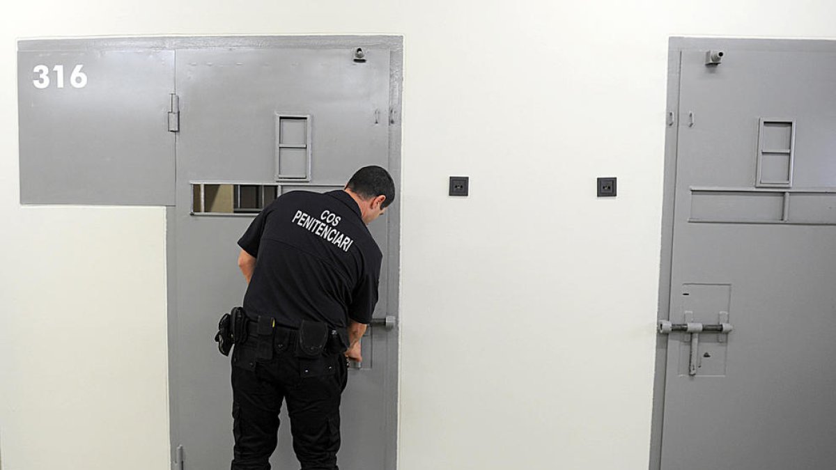 Deu anys de presó per abusos sexuals a les dues fillastres