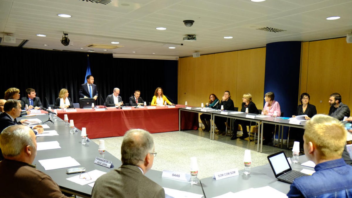 Les entitats cíviques ja poden aportar les seves propostes en l'àmbit de serveis socials