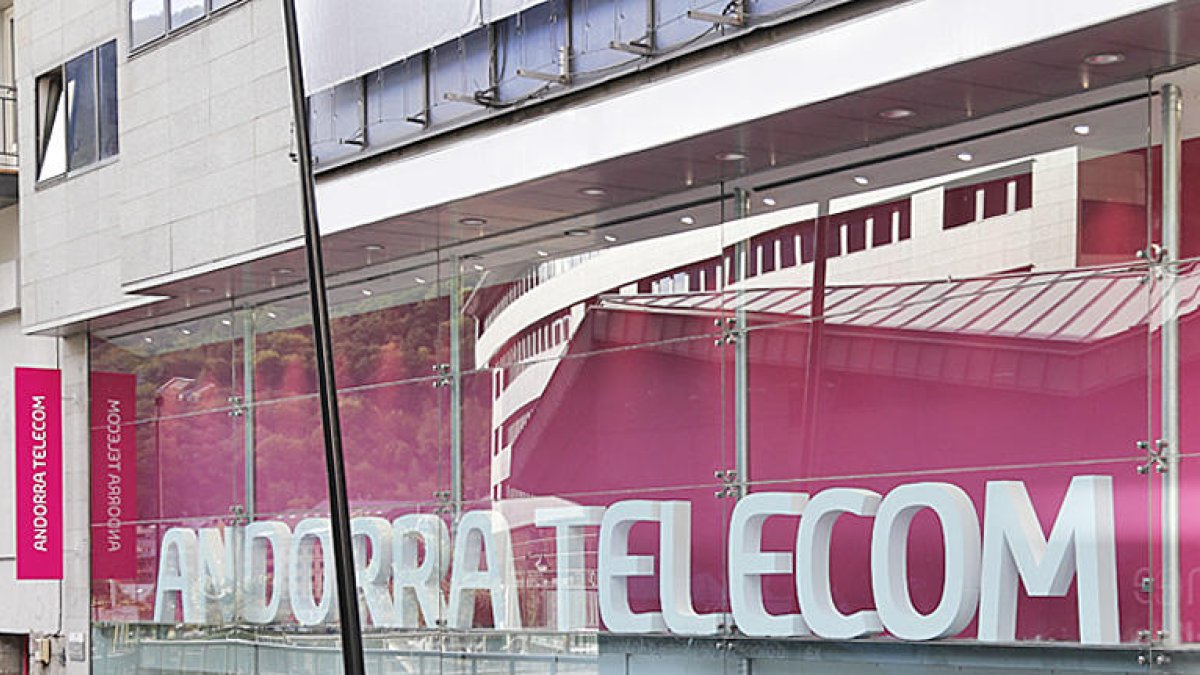 Andorra Telecom estrena local i amplia l'horari als dissabtes