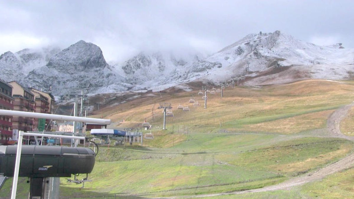 Primera nevada de la temporada a l'estació de Grandvalira