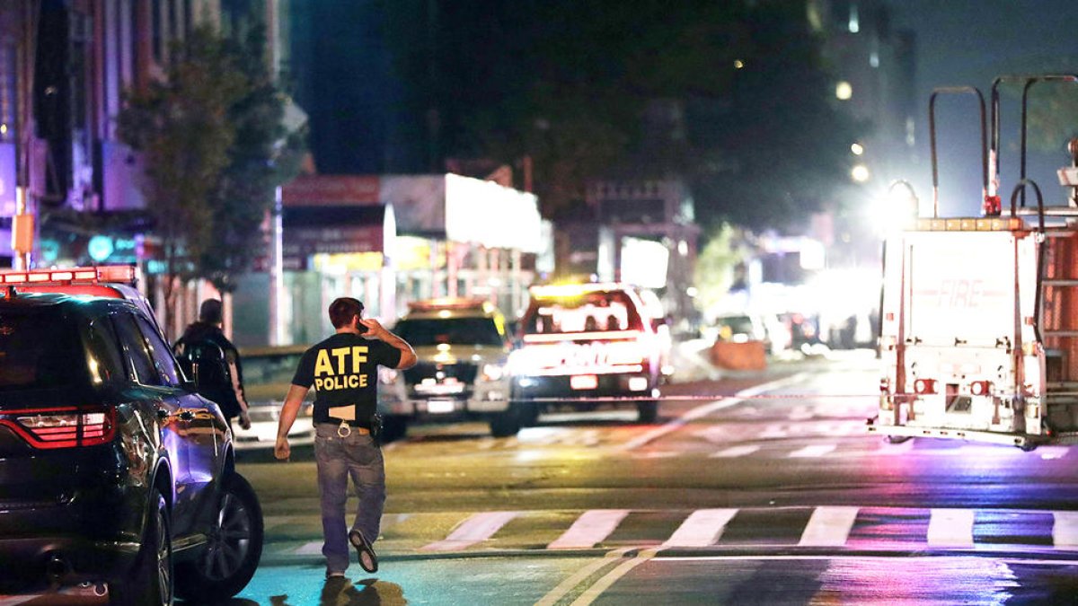 L'explosió d'una bomba a Nova York causa una trentena de ferits