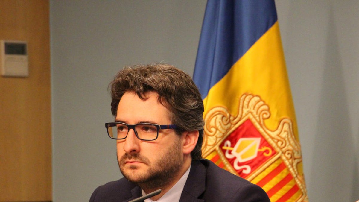 El ministre d'Educació i Ensenyament Superior, Eric Jover, durant la roda de premsa d'aquest dilluns a la tarda