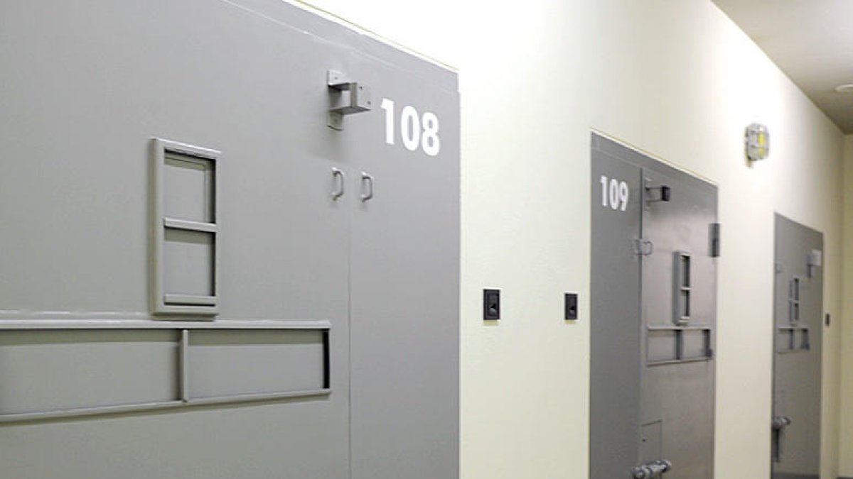 La fiscal demana dos anys i mig de presó per a un home que va agredir l'exparella