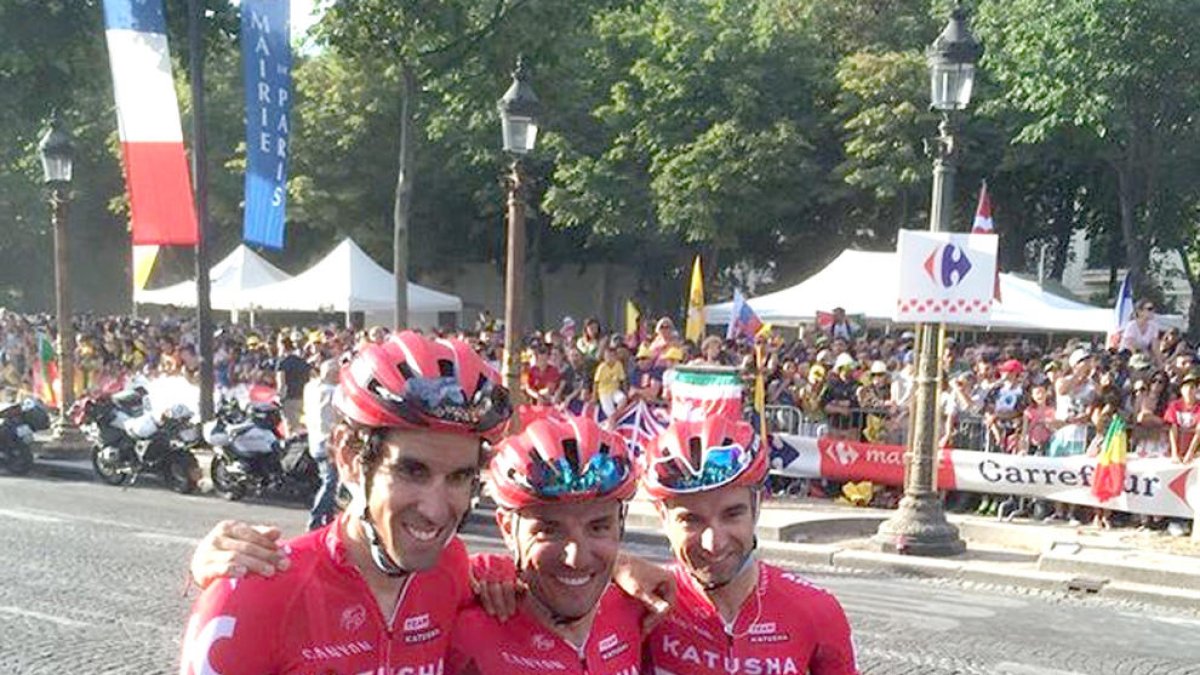 Froome regna per tercer cop a París en l'adéu de 'Purito'