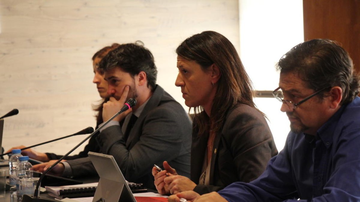 La consellera de Finances, Maria del Mar Coma, durant la seva intervenció sobre el pressupost del 2017