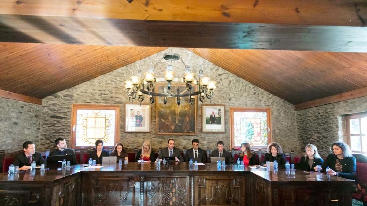 Prova pilot amb un pas de vianants il·luminat per reduir accidents