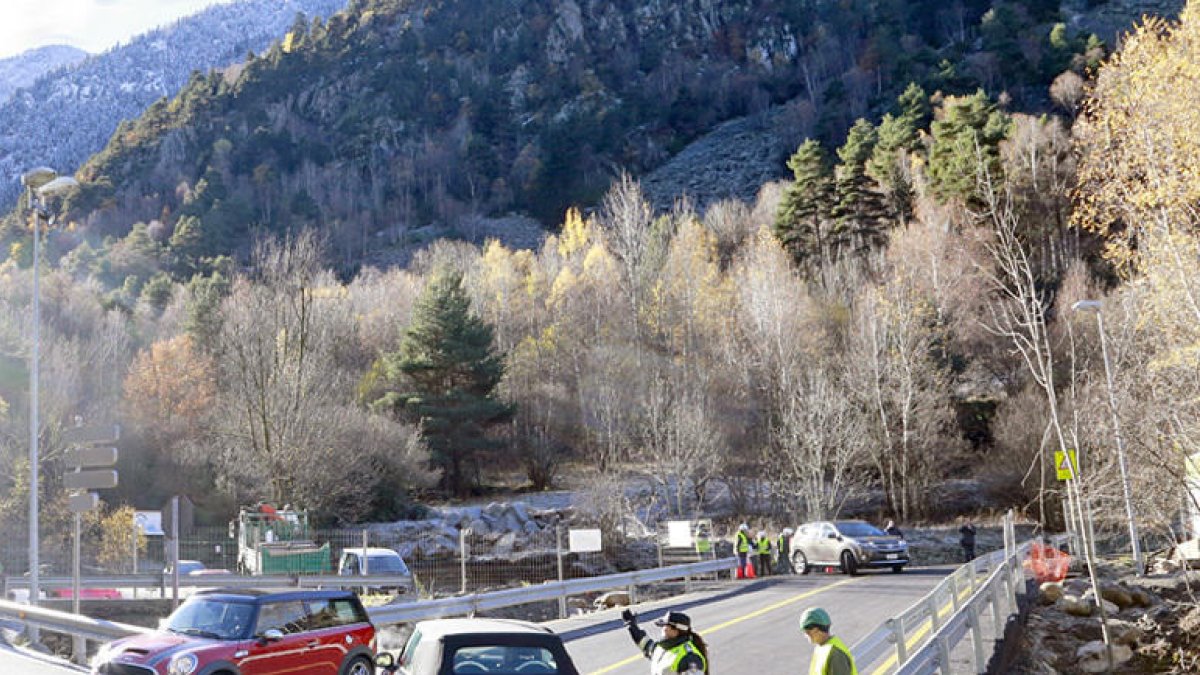 El comú habilita un pont alternatiu al del Madriu fins que s'acabi el nou