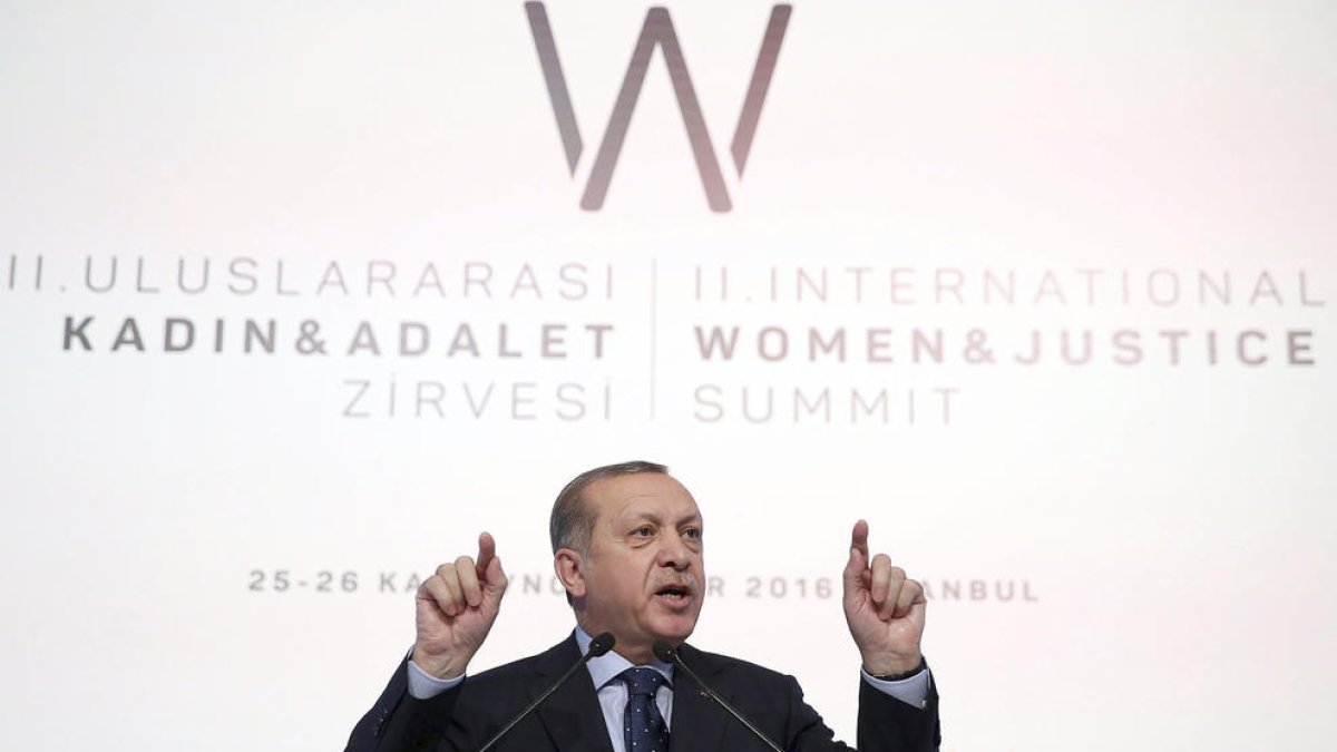 Erdogan amenaça la Unió Europea d'obrir les fronteres als refugiats