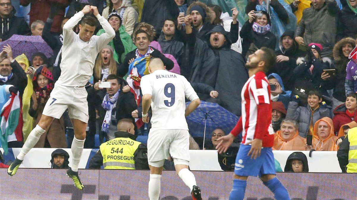 Cristiano guia un Madrid espès i pressiona el Barça