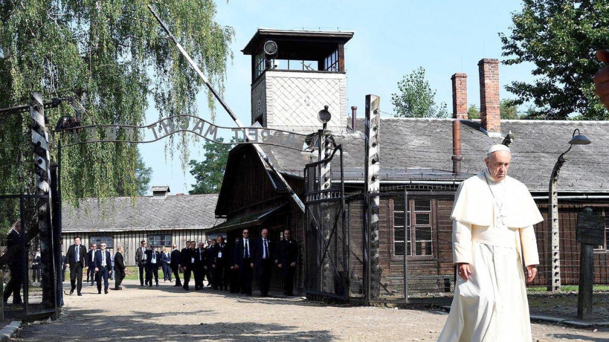 El Papa Francesc visita el camp de concentració d'Auschwitz