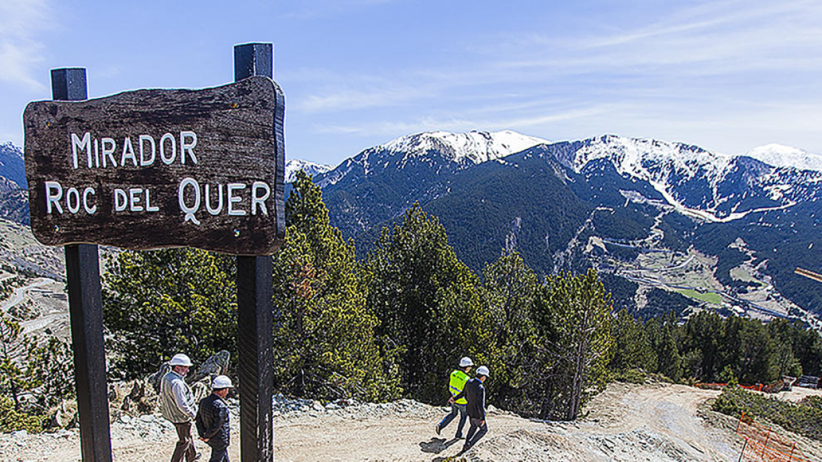 El comú estudia vies per millorar l'accés al mirador del Roc del Quer