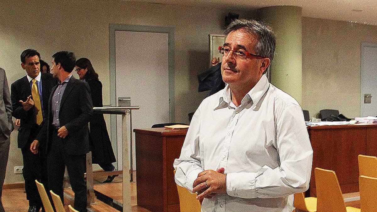 Ausàs obté el tercer grau i només anirà a dormir a la presó