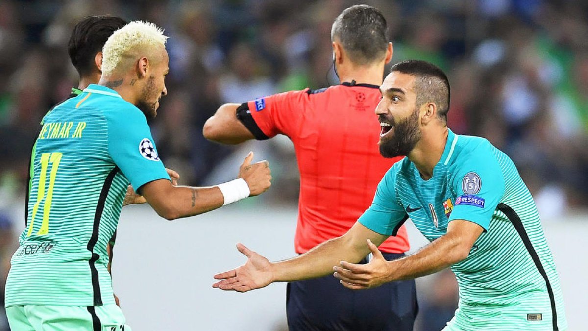 El Barça reacciona i noqueja el Borussia