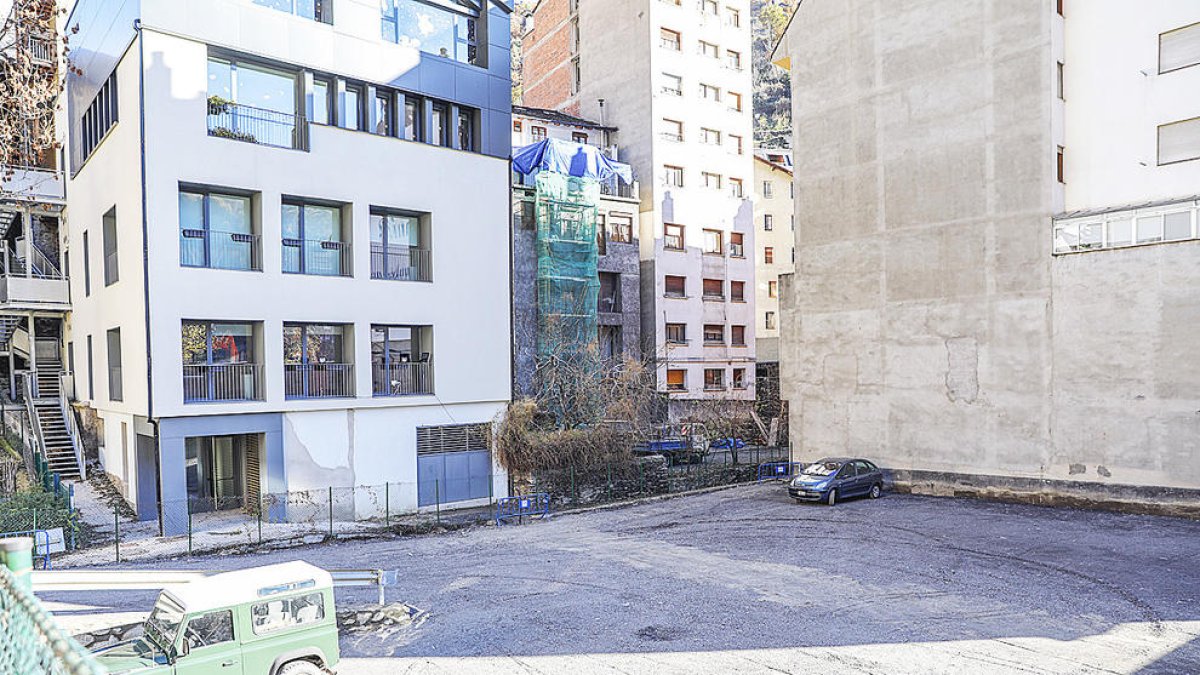 UL tem que el Govern hagi aparcat definitivament el vial