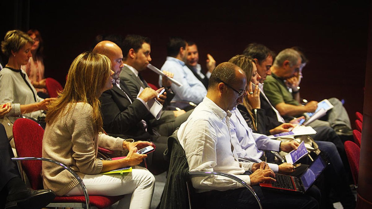 El sector dóna suport a regular els pisos turístics