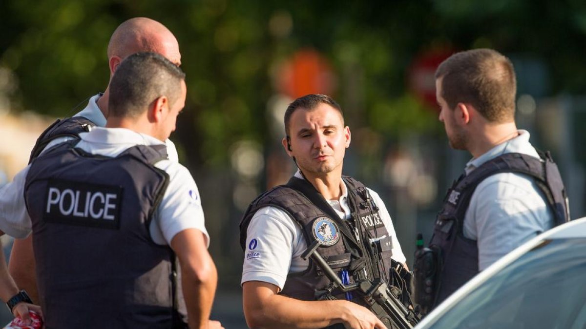 Ataquen dues agents de policia a Charleroi amb un matxet al crit d'“Al·là és el més gran”