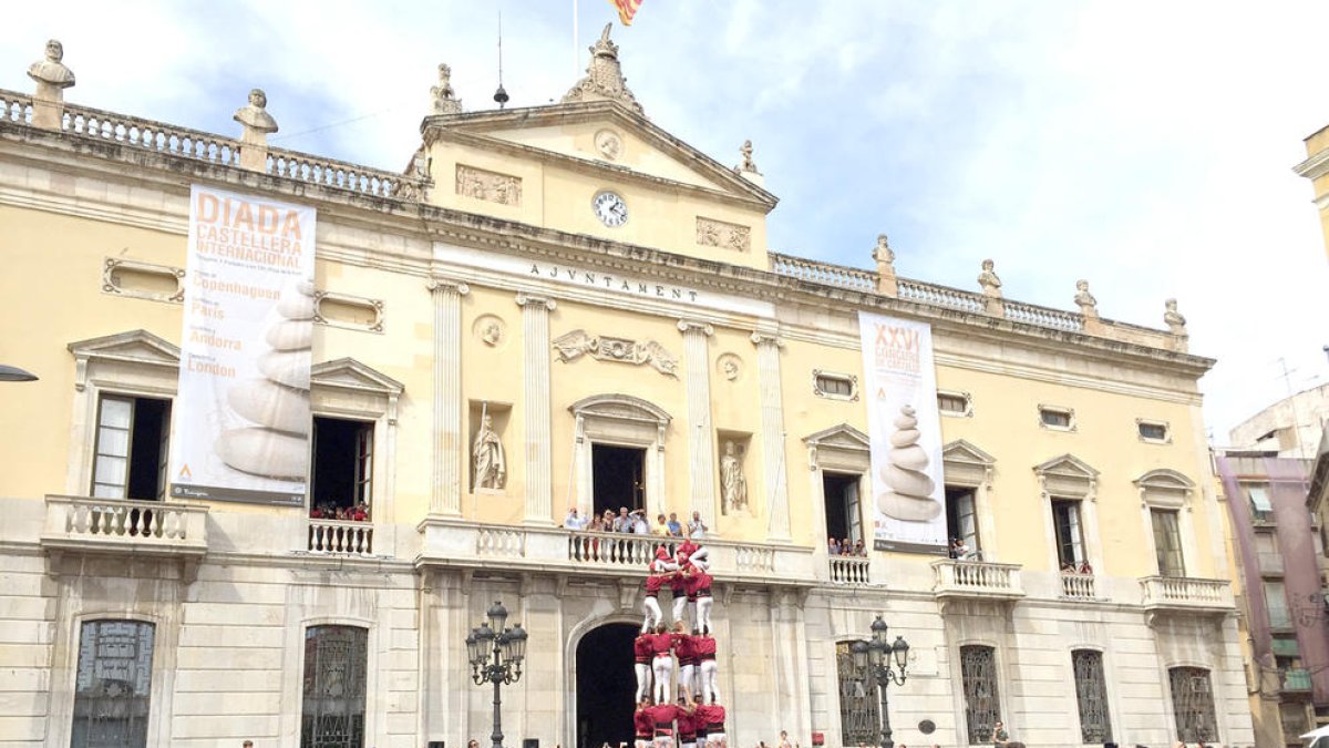 Els castellers d'Andorra fan una bona actuació en la seva estrena a Tarragona
