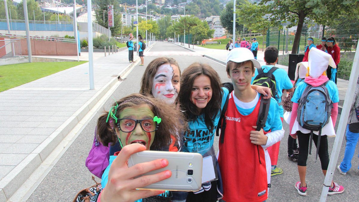 La Gimkna't a set bandes aplega 192 joves