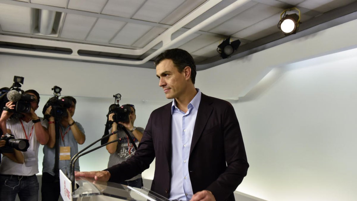 Pedro Sánchez dimiteix després de ser derrotat en el comitè federal