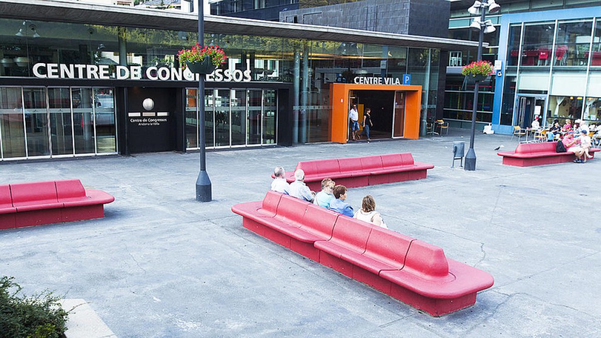 Una plataforma reclama que no es privatitzi el Centre de Congressos