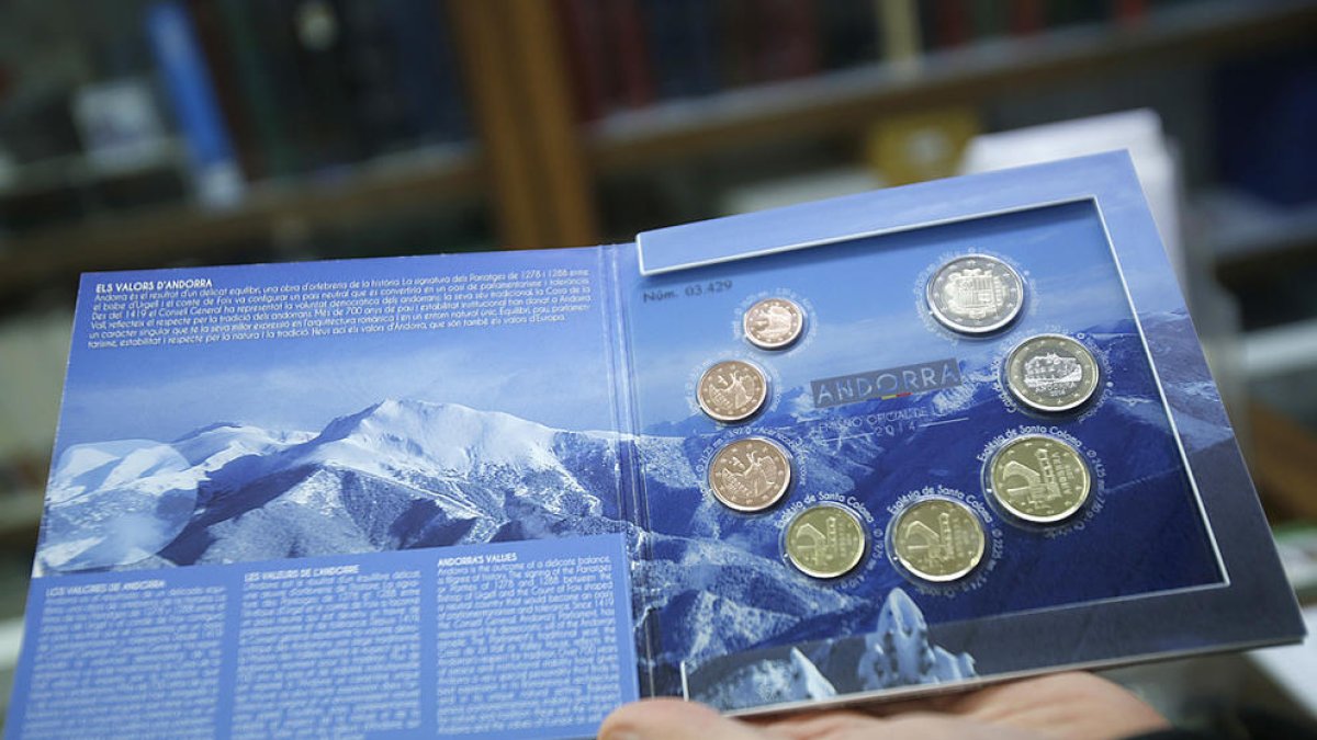 Recollida de signatures per denunciar Andorra pels euros