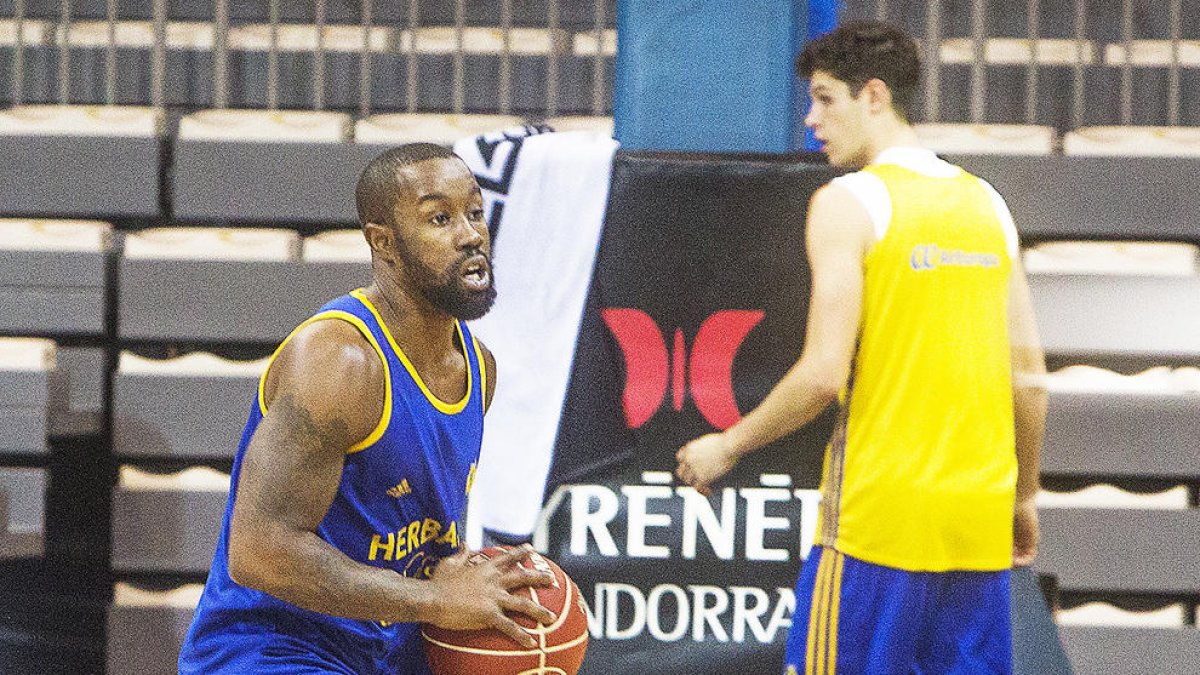 Exigent primer capítol