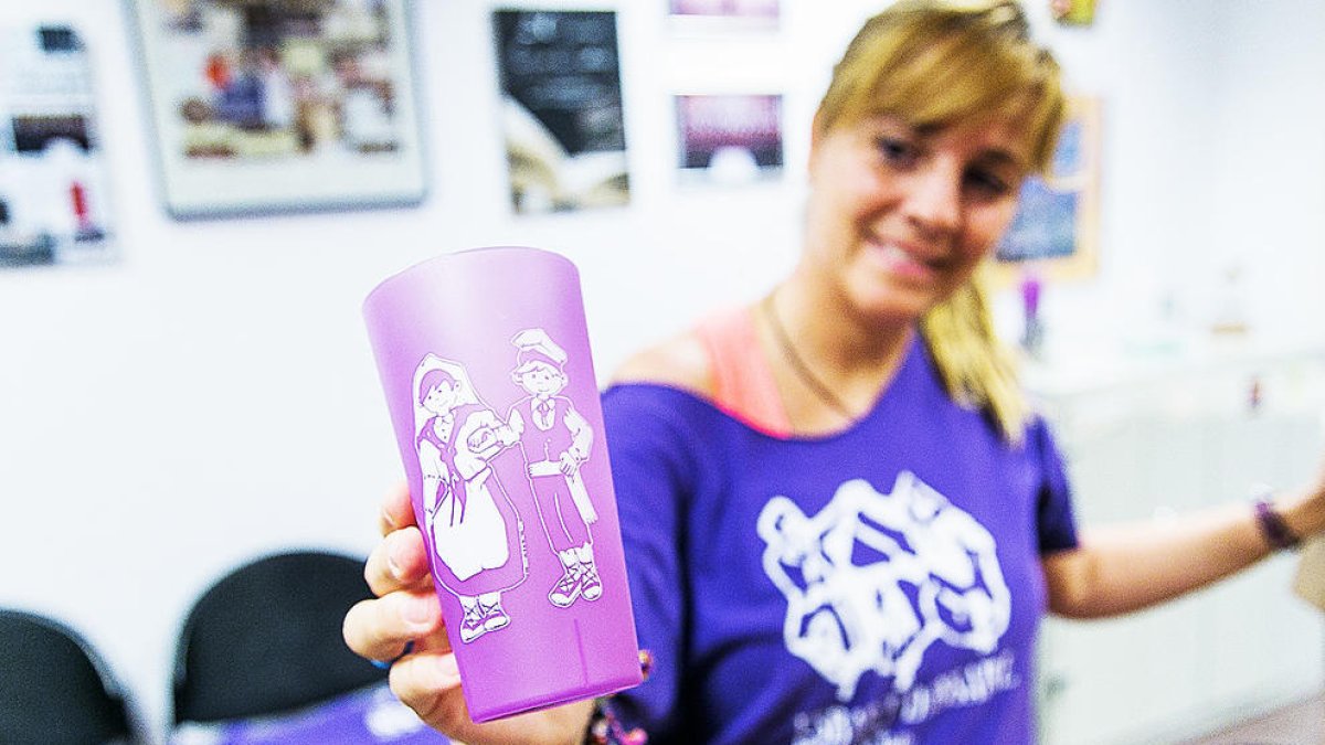 A més de les actuacions, l'Esbart Dansaire d'Andorra la Vella ha fet la gestió dels gots reutilitzables de festa major.