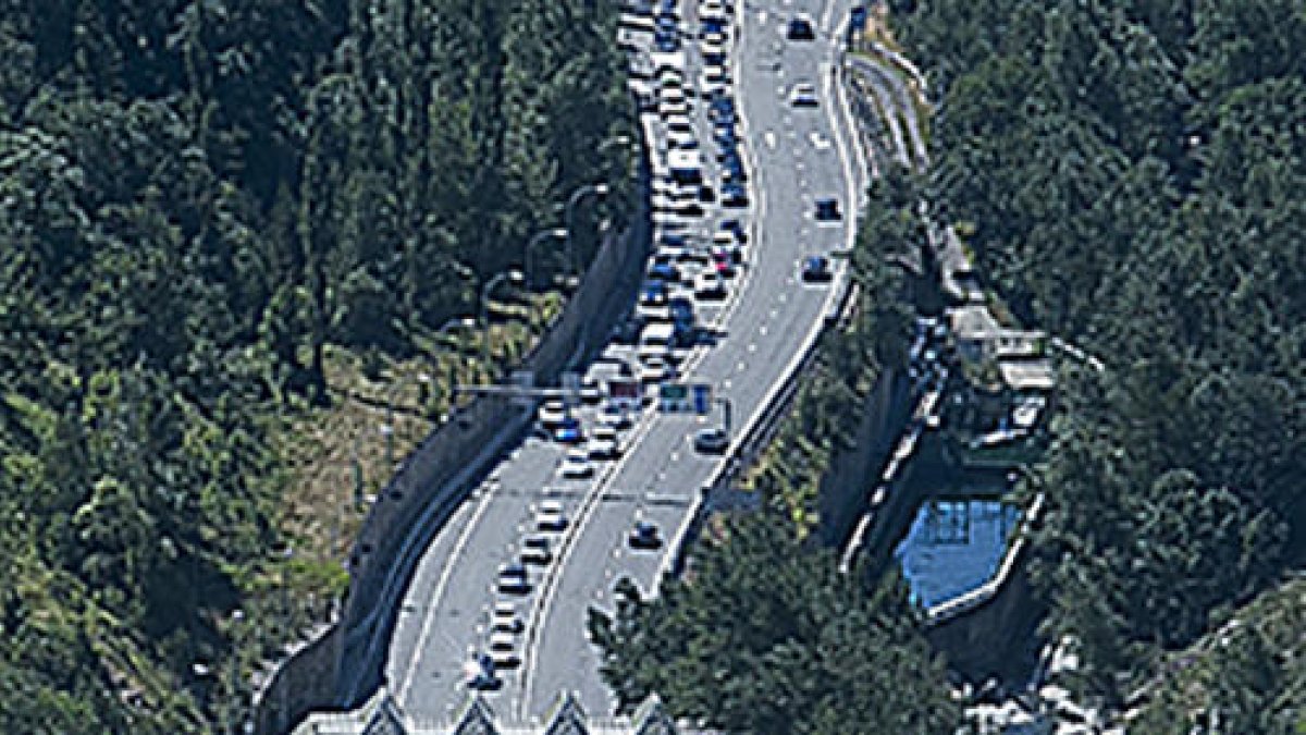 Cues d'entrada a la frontera del Runer i de sortida al Pas
