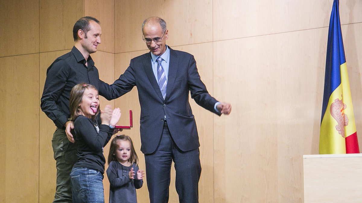 Tres funcionaris i 60.000 euros per al vis-a-vis